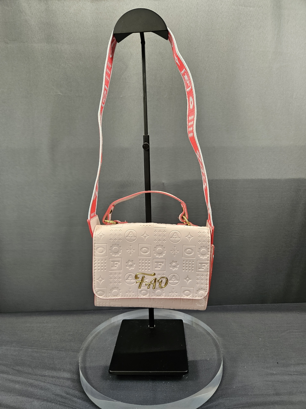 The FAO Schwarz Glamour Pink Makeup Purse Shoulder/Hand Bag